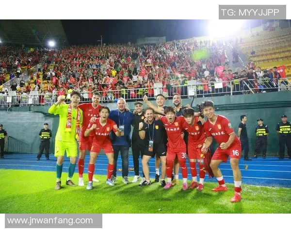 明天足球队的几号球星会成为比赛的焦点谁将引领胜利之路 明天足球队的几号球星会成为比赛的焦点谁将引领胜利之路